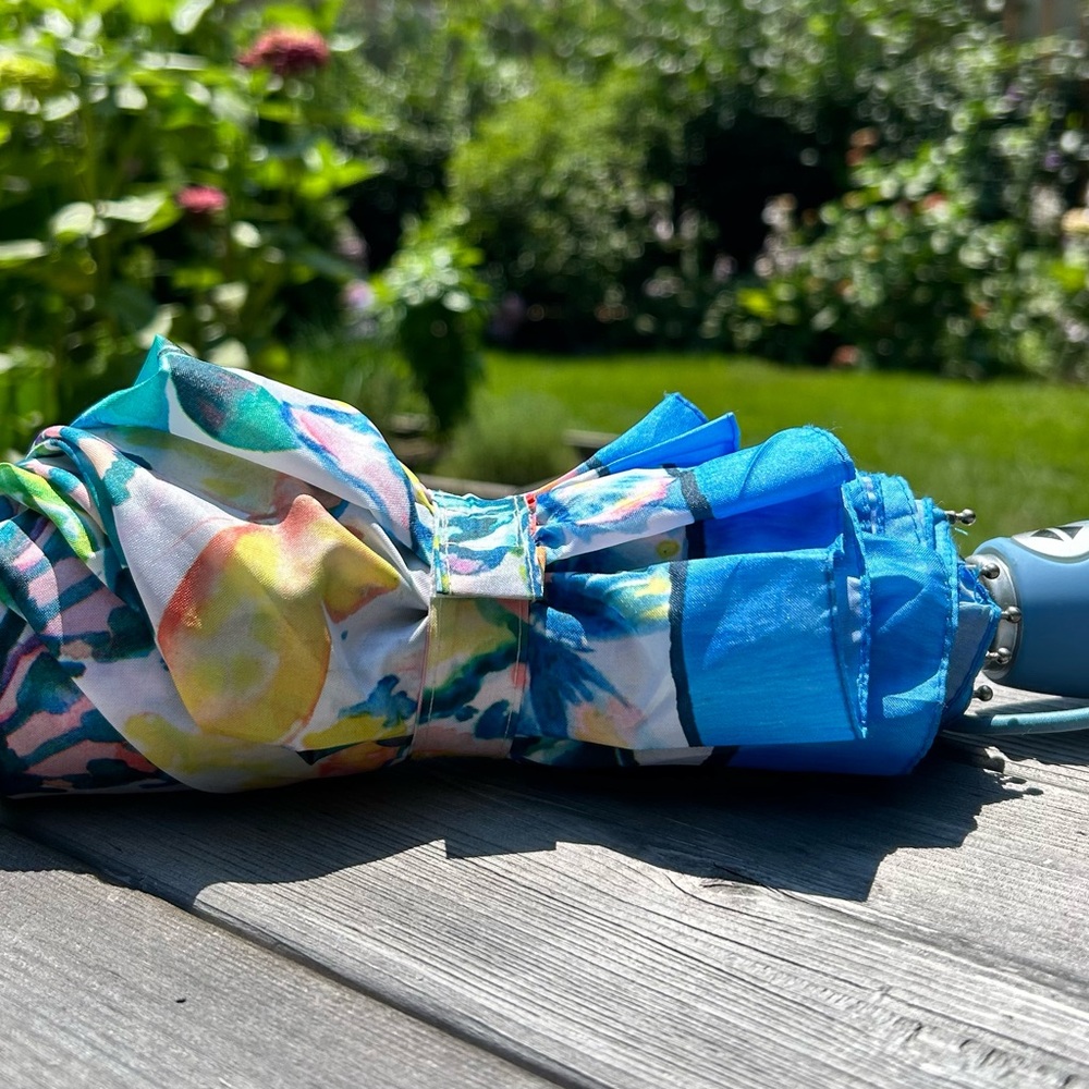 ***SOLD***
Brighton Umbrella- Rare, Excellent Condition 🦋 - Picture 8 of 8